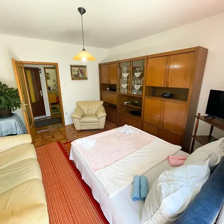 Ramiza Apartment